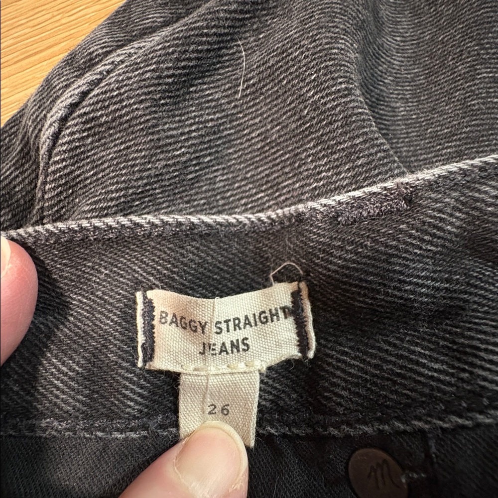 Madewell Women's Straight Leg Jeans in Black Wash - Picture 3 of 6